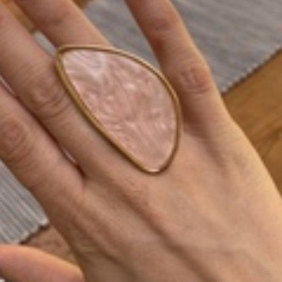 Adjustable Oval Exaggerated Acrylic Resin Geometric Rose-Gold Ring - Picture 2 of 8